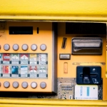 Слот Zeus vs Hades на экране казино с символами богов